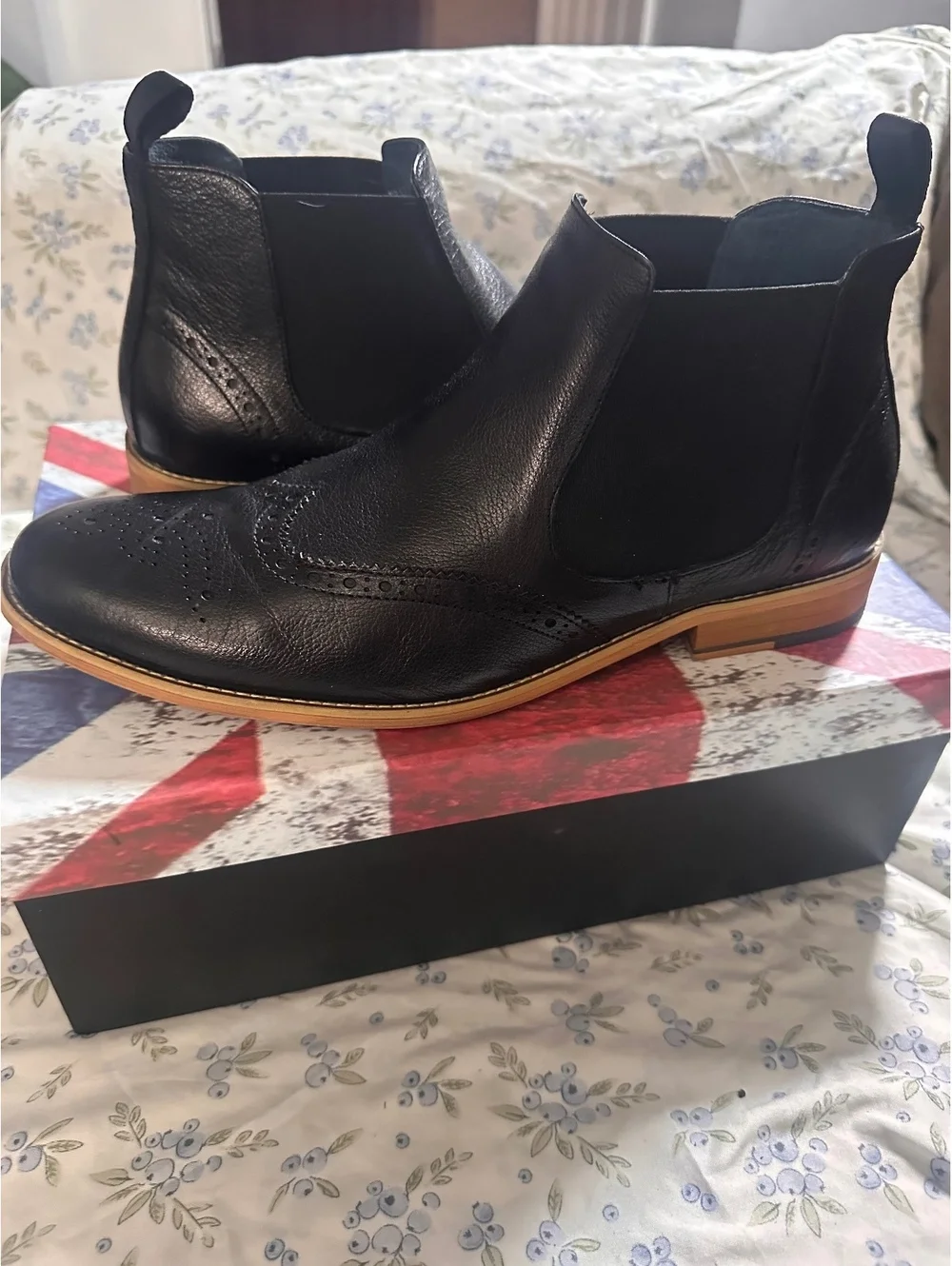 English Laundry Harrison Black Leather Chelsea Boots Size 10